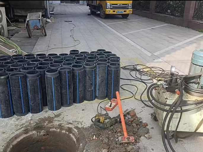 定兴PE置换管厂家 DN315置换管 非开挖管短管置换